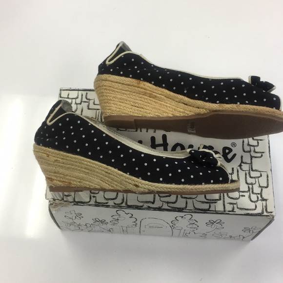 PLAY HOUSE Girls WEDGES HEEL SIZE 1 - Picture 2 of 3